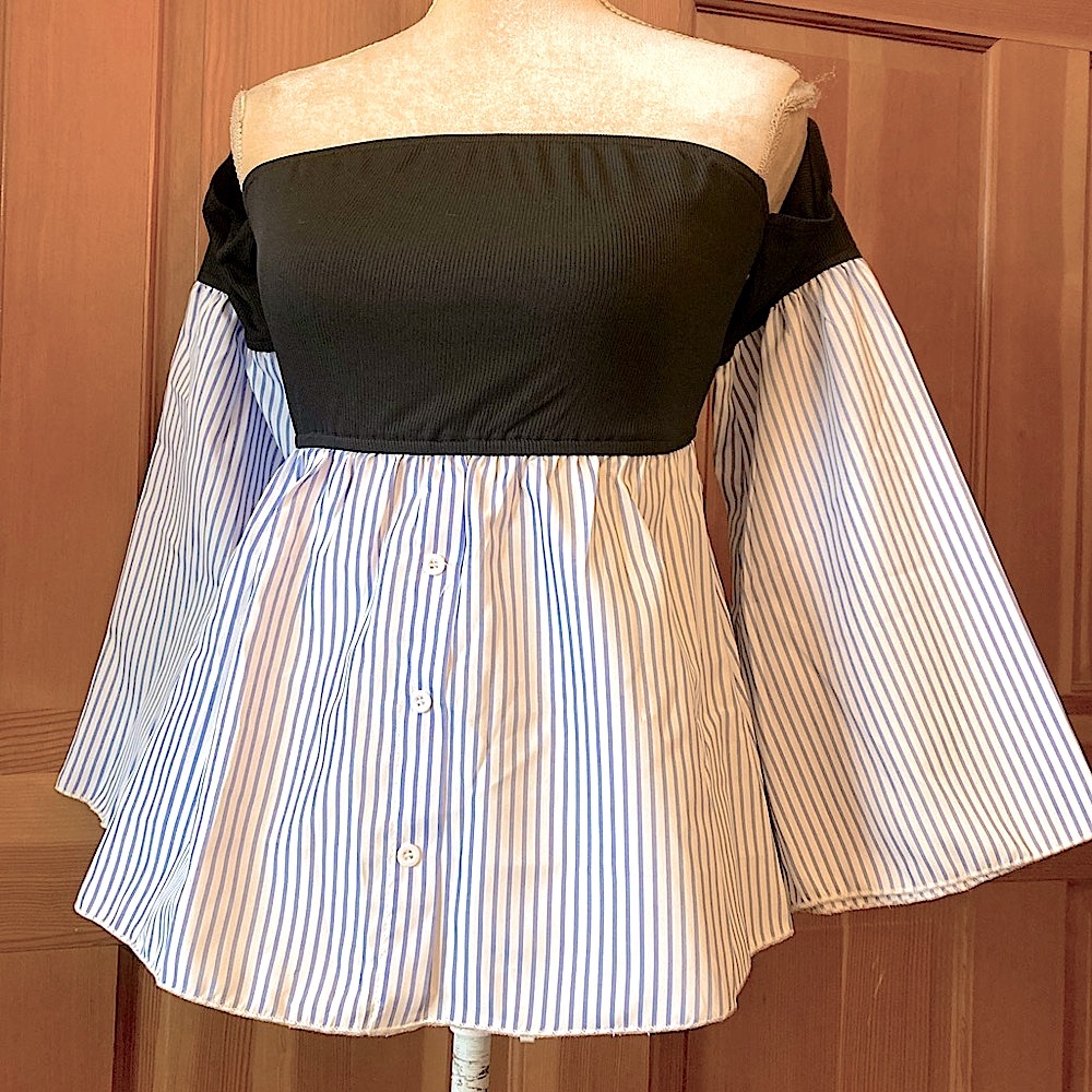 Off Shoulder Bell Sleeved Colorblock Top. - Picture 3 of 14
